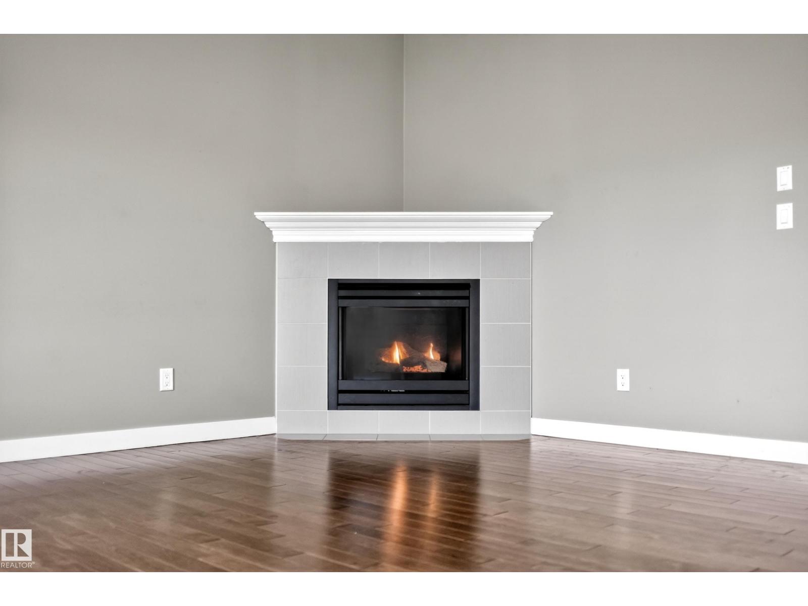 3639 15A ST NW - 23
