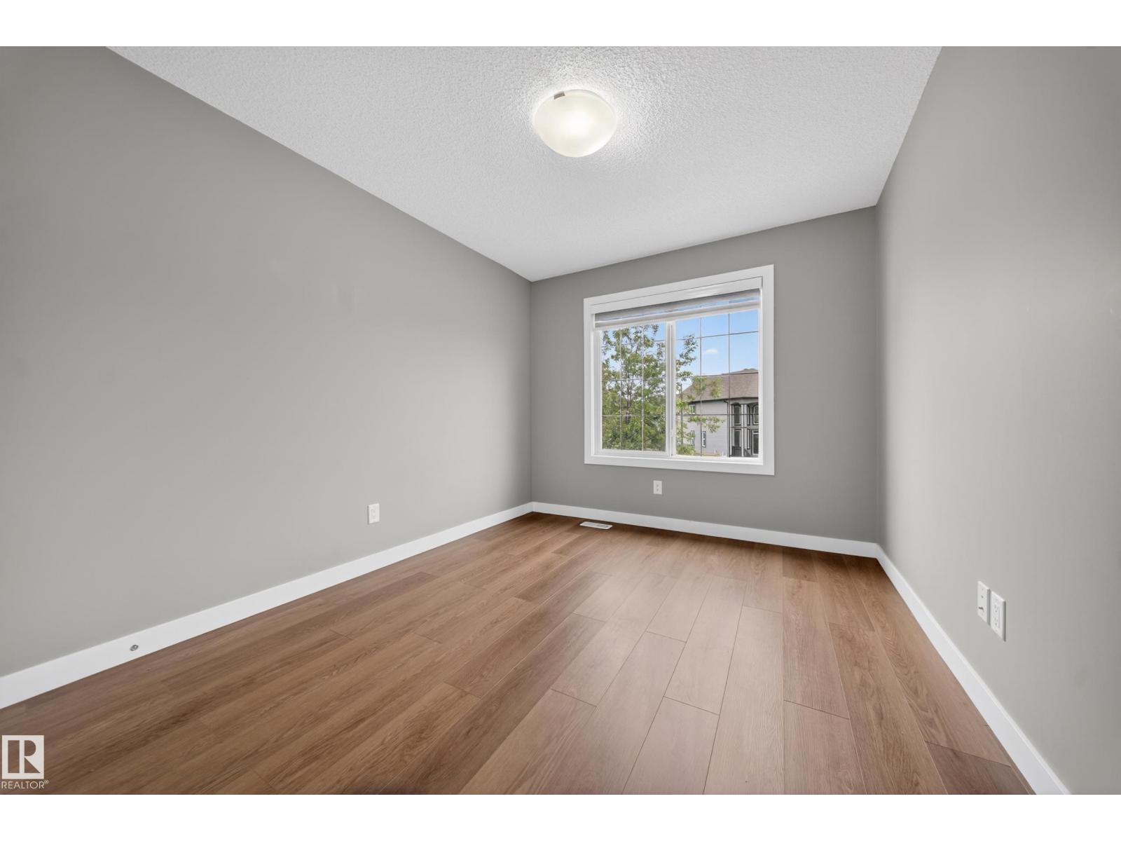 3639 15A ST NW - 35