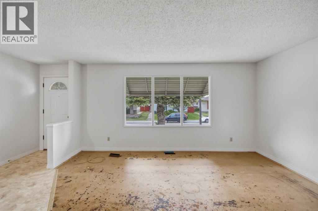 4112 - 13 Avenue NE — photo 16