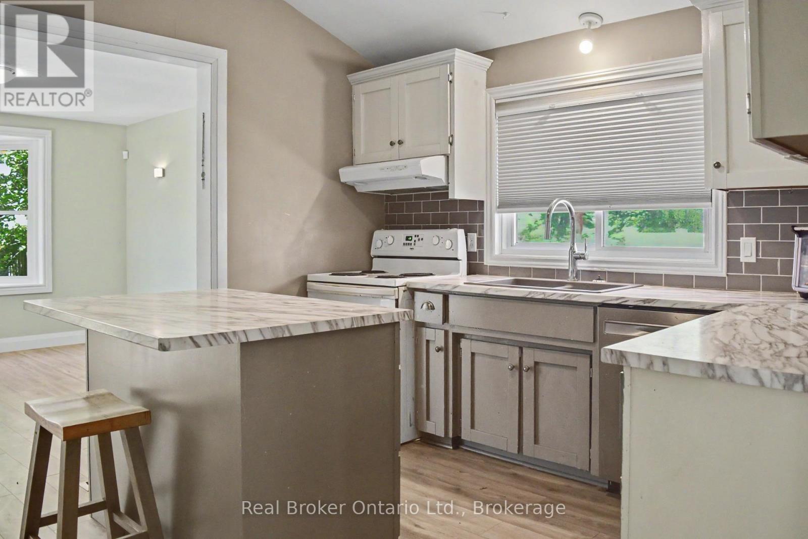 354 GODERICH STREET - 11
