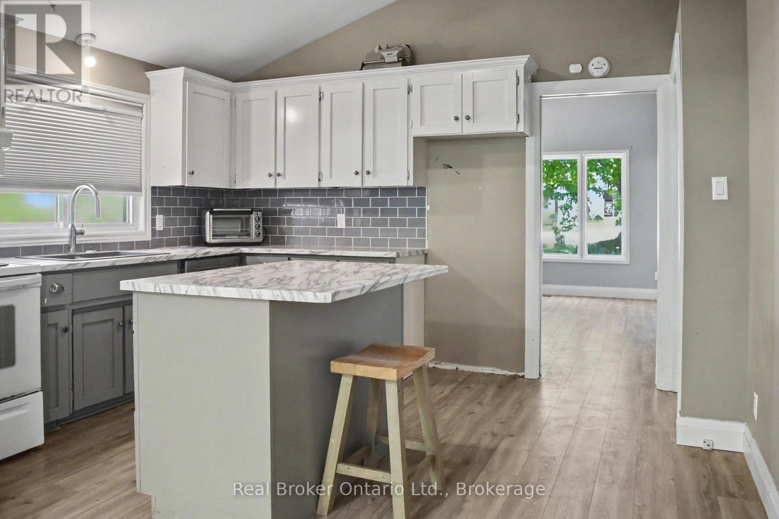 354 GODERICH STREET - 13