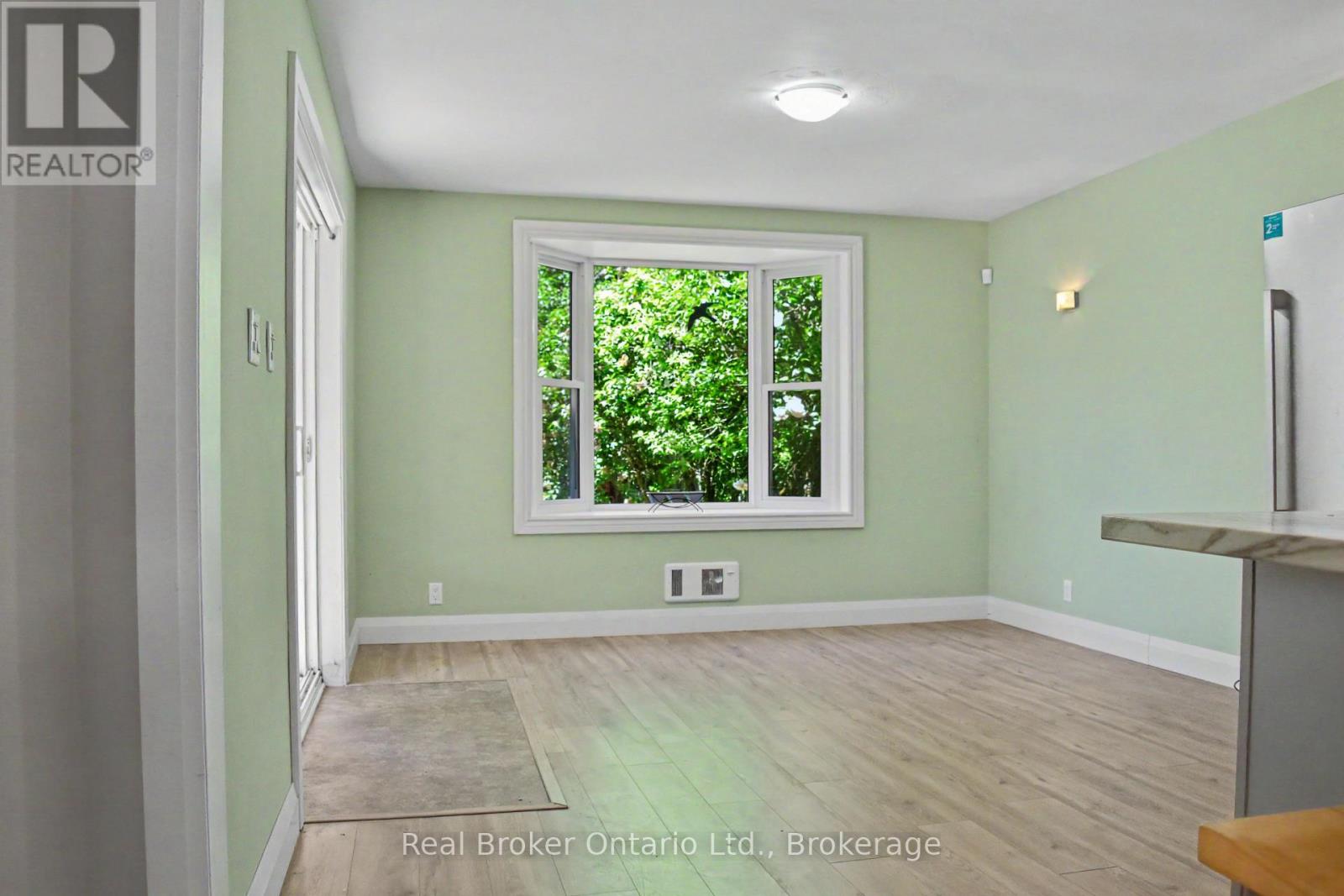 354 GODERICH STREET - 17