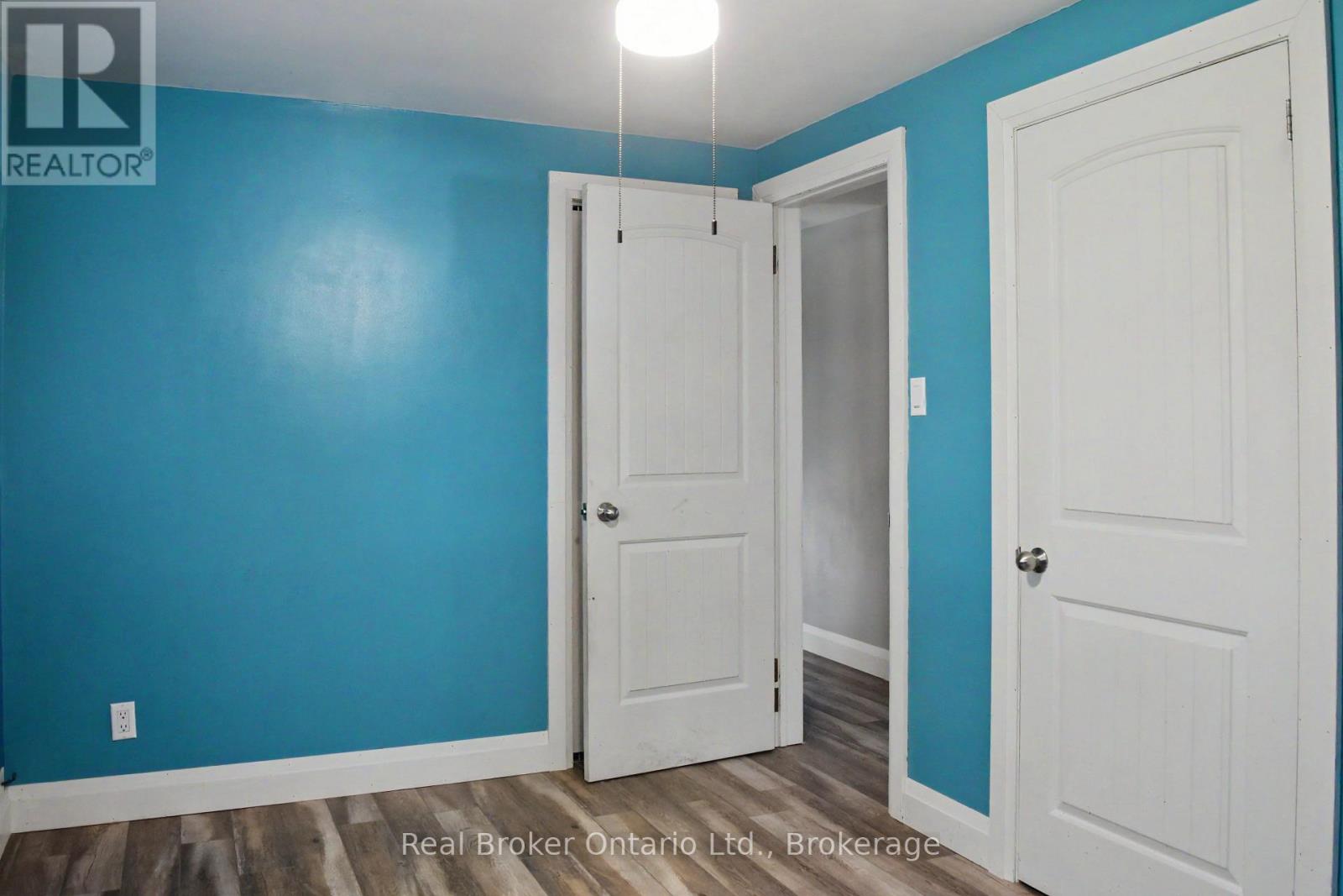 354 GODERICH STREET - 21