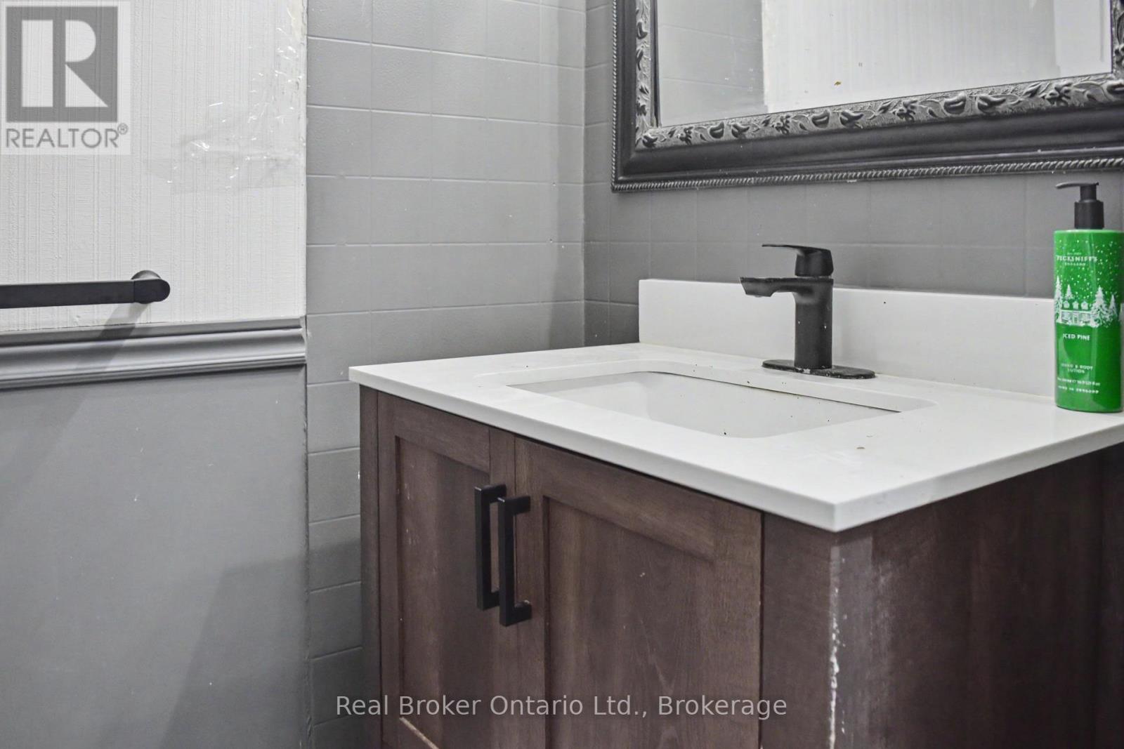 354 GODERICH STREET - 33