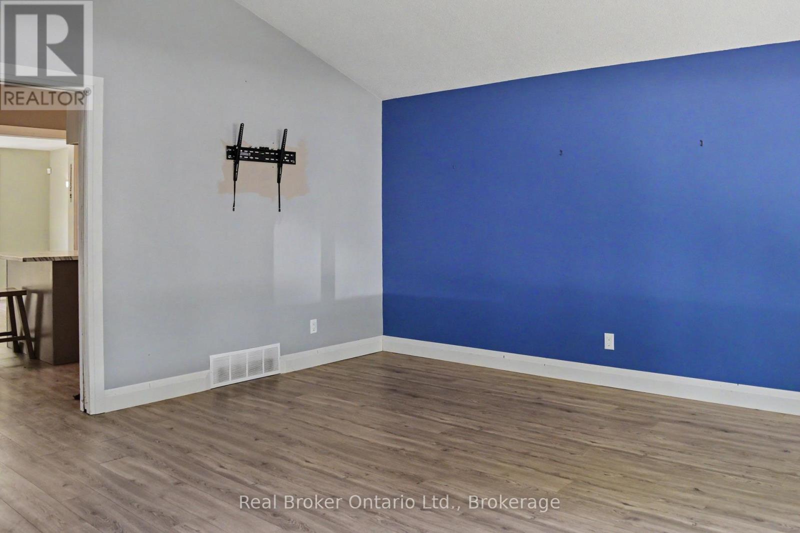 354 GODERICH STREET - 5
