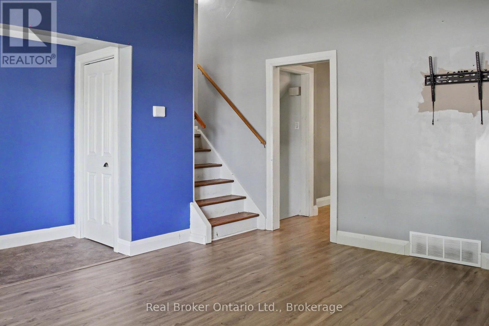 354 GODERICH STREET - 9