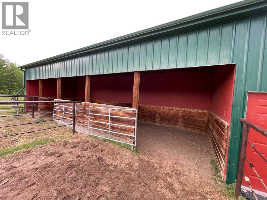 3 Stalls