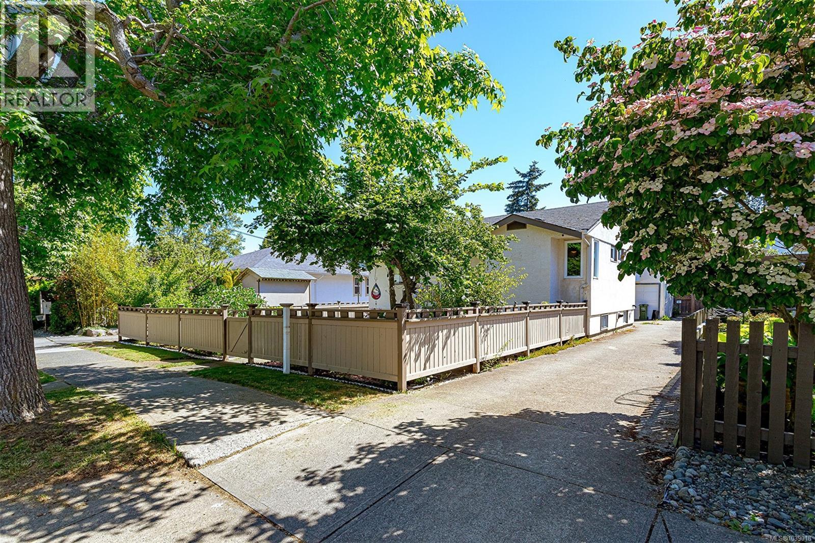 2331 Victor St - 27