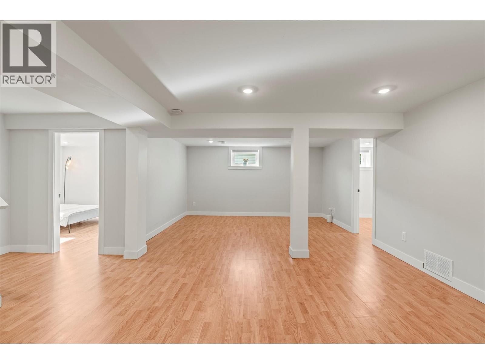 2005 28 Crescent - 24