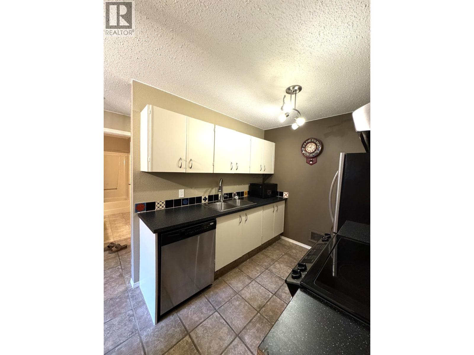 #1024 930 DOGWOOD Drive - 5