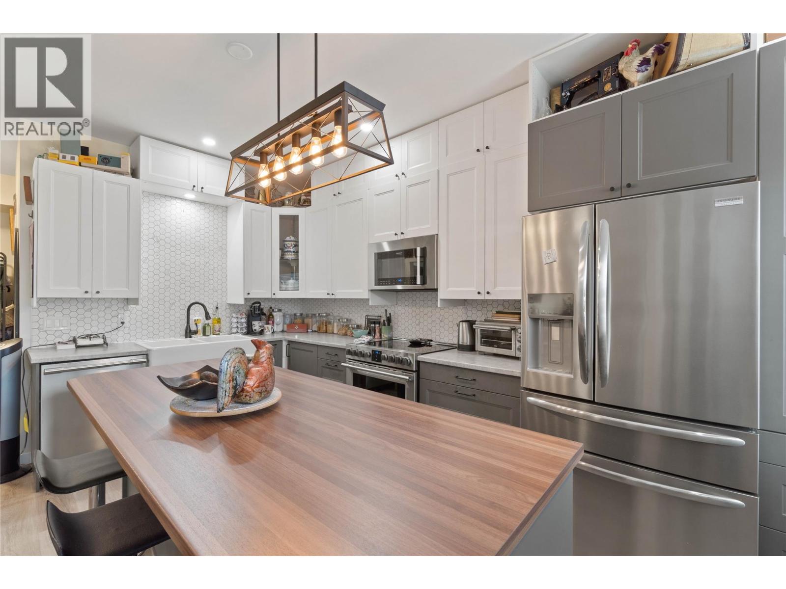 2363 Parkcrest Avenue - 23