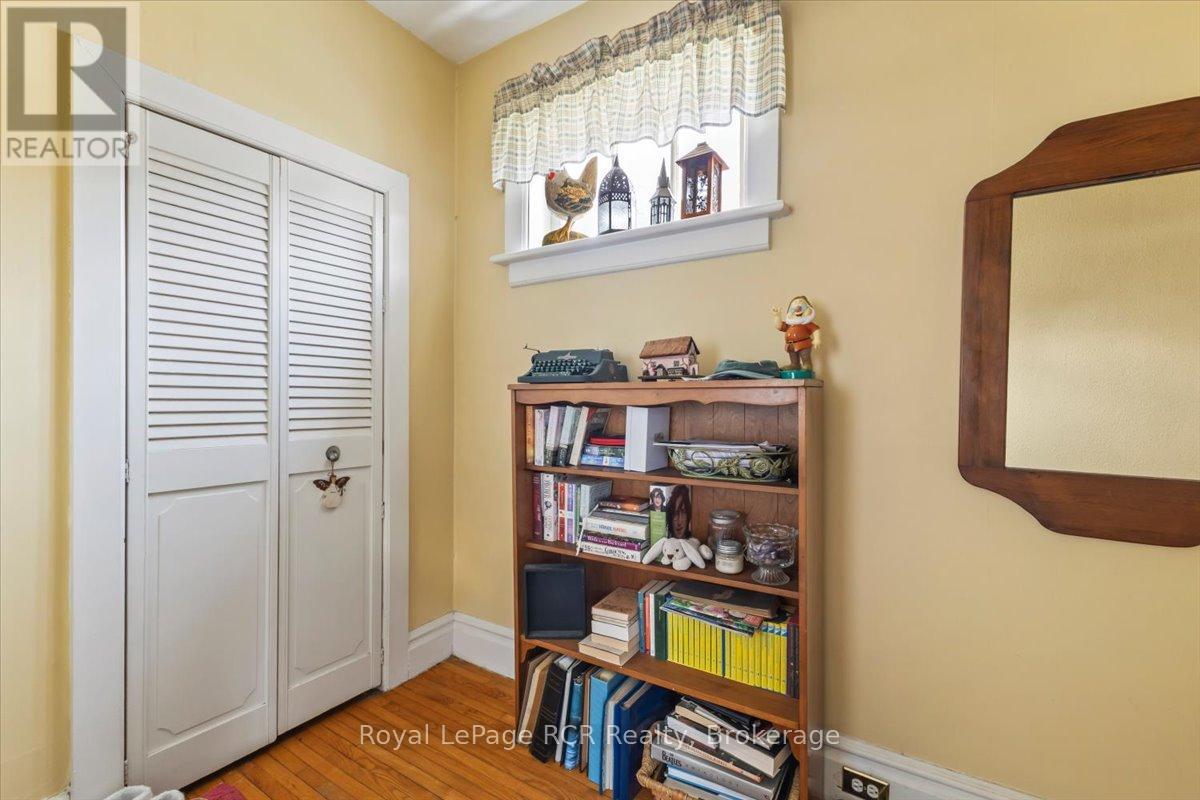 865 7TH AVENUE - 16
