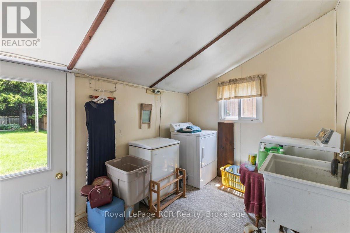 865 7TH AVENUE - 17