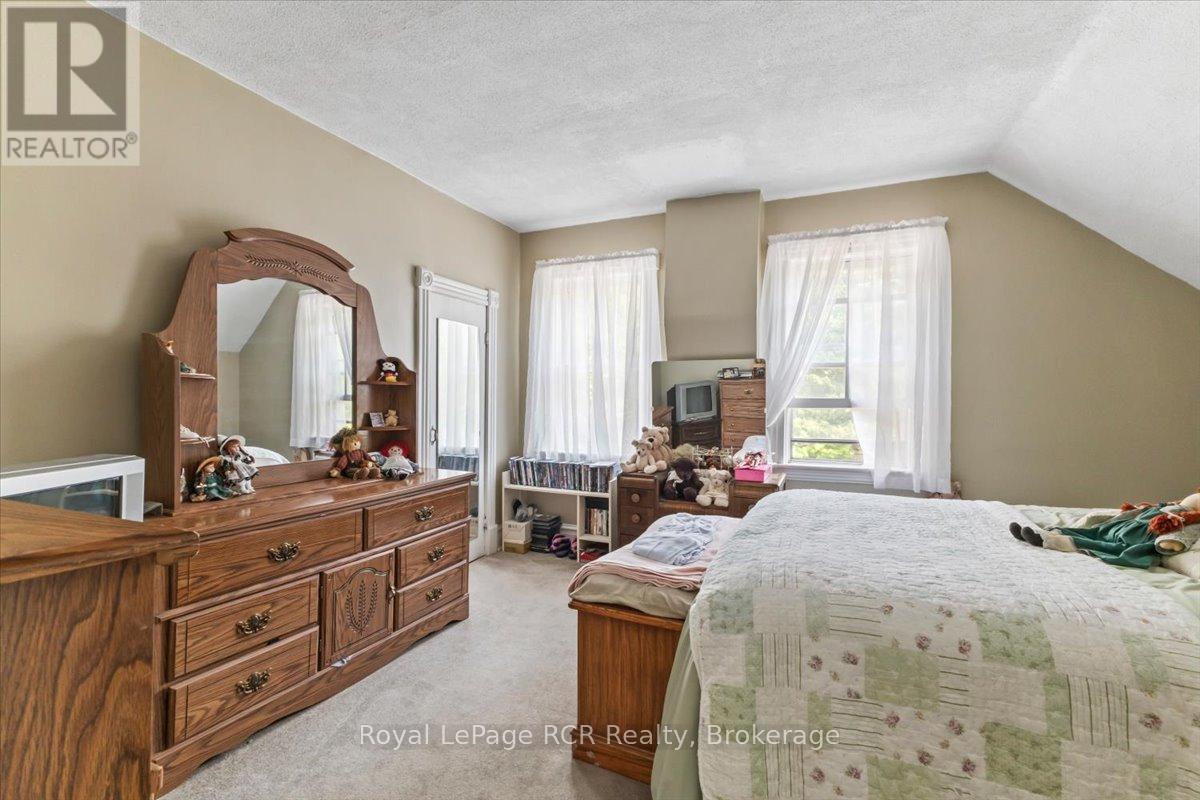 865 7TH AVENUE - 19
