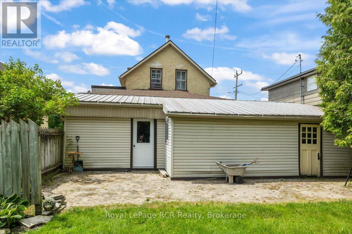 865 7TH AVENUE - 21