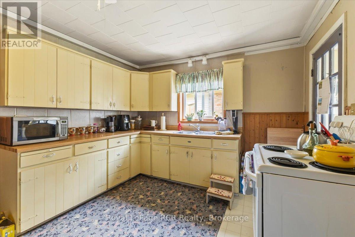 865 7TH AVENUE - 8