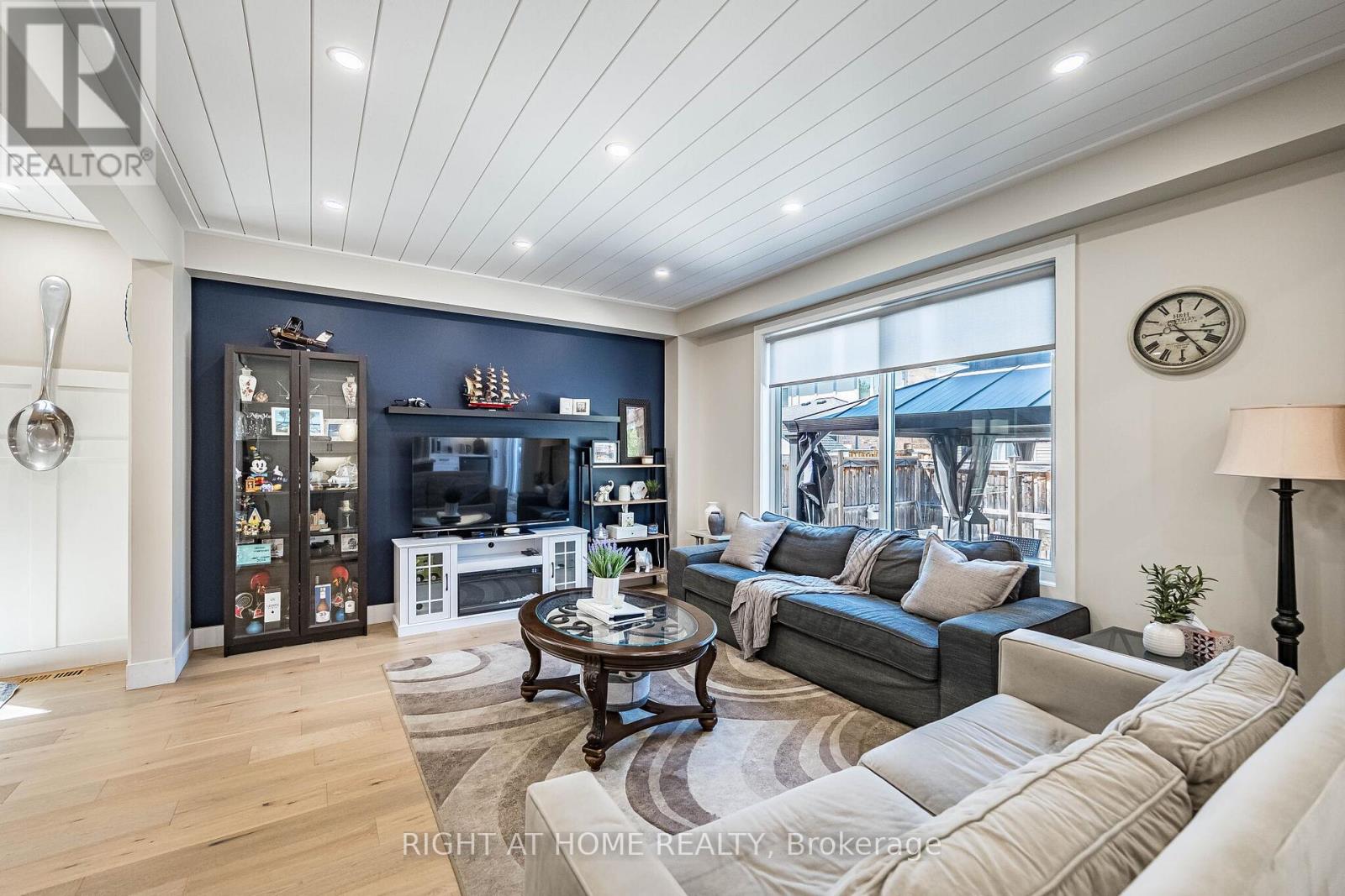 985 SEIVERT PLACE - 13