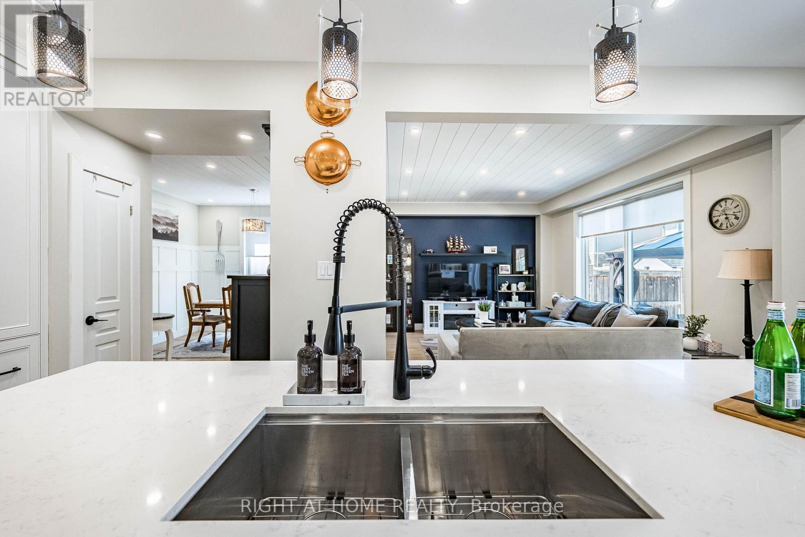 985 SEIVERT PLACE - 22