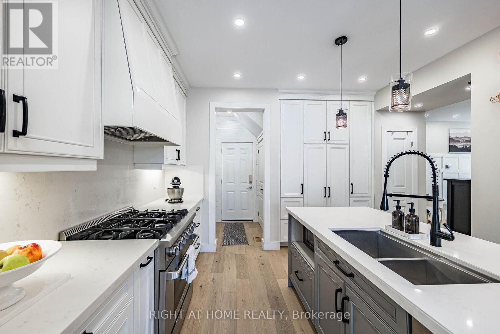 985 SEIVERT PLACE - 23
