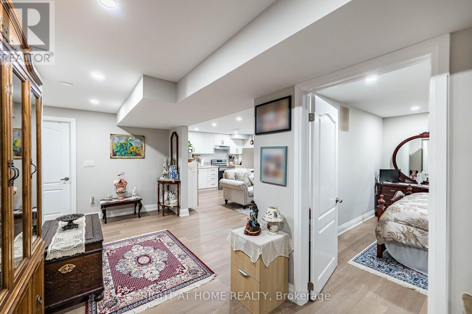 985 SEIVERT PLACE - 40