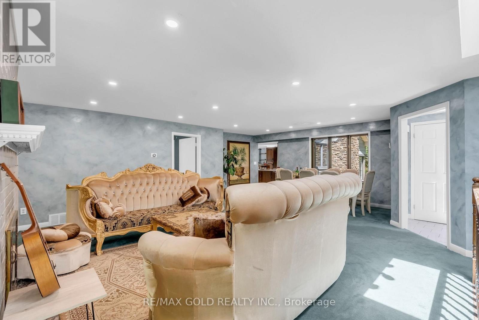 1356 OAK LANE - 12