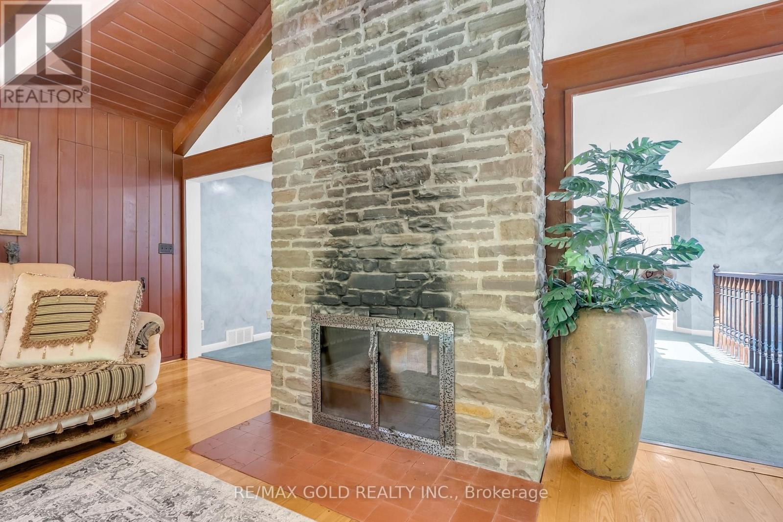 1356 OAK LANE - 17