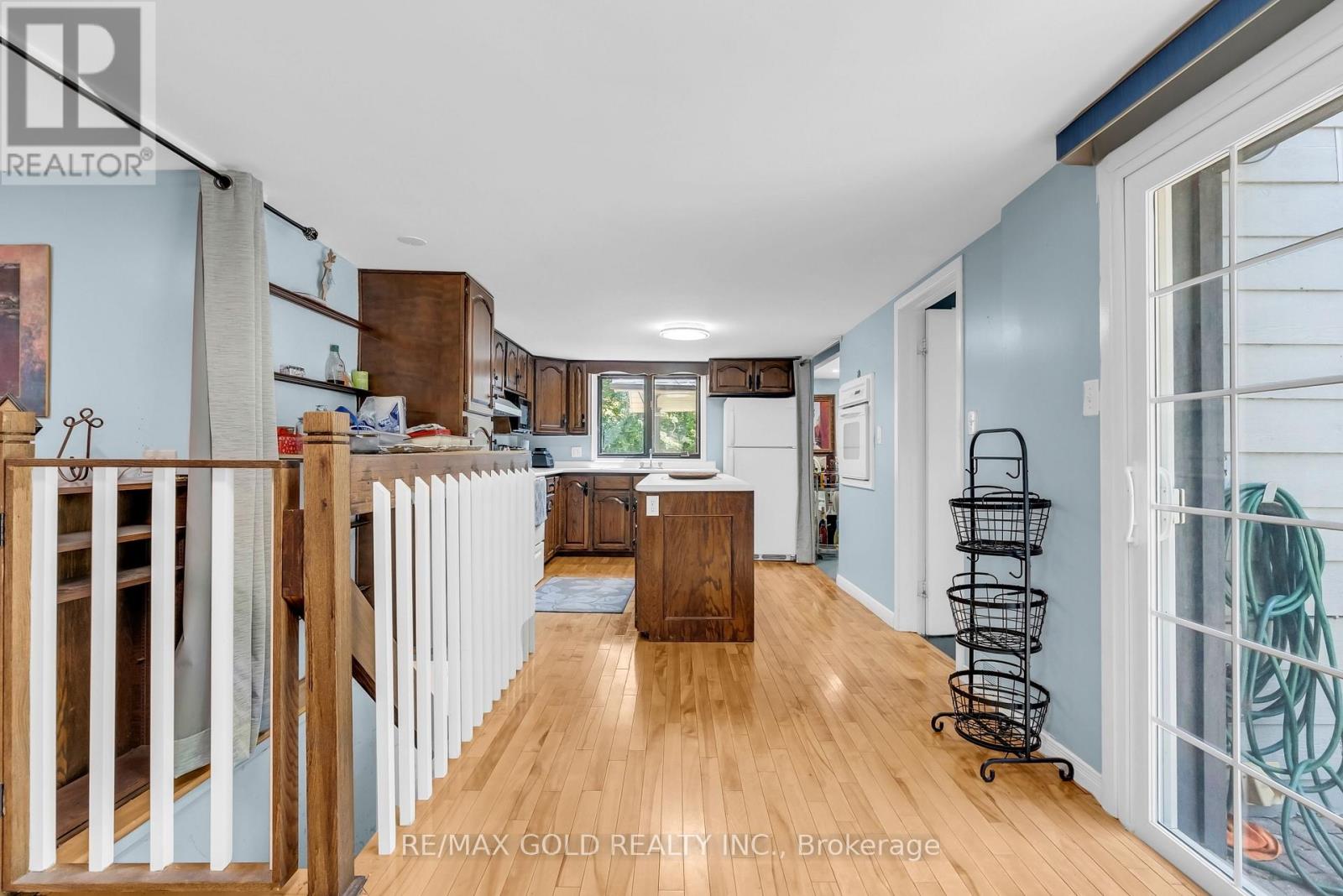 1356 OAK LANE - 21