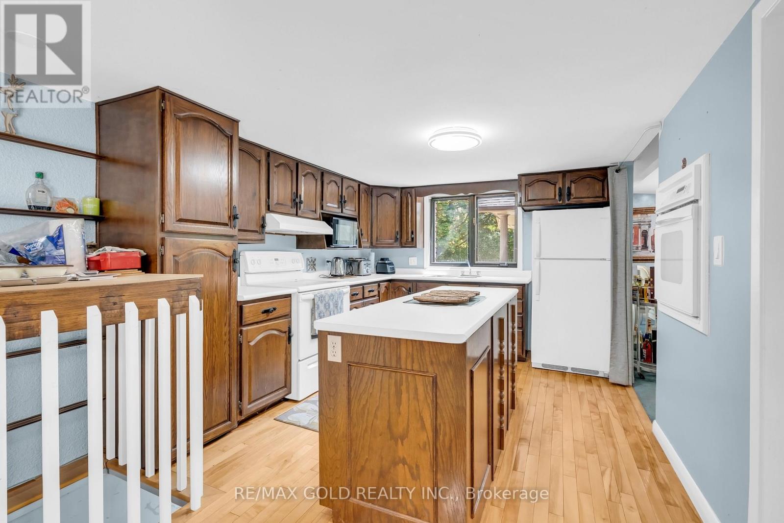1356 OAK LANE - 22