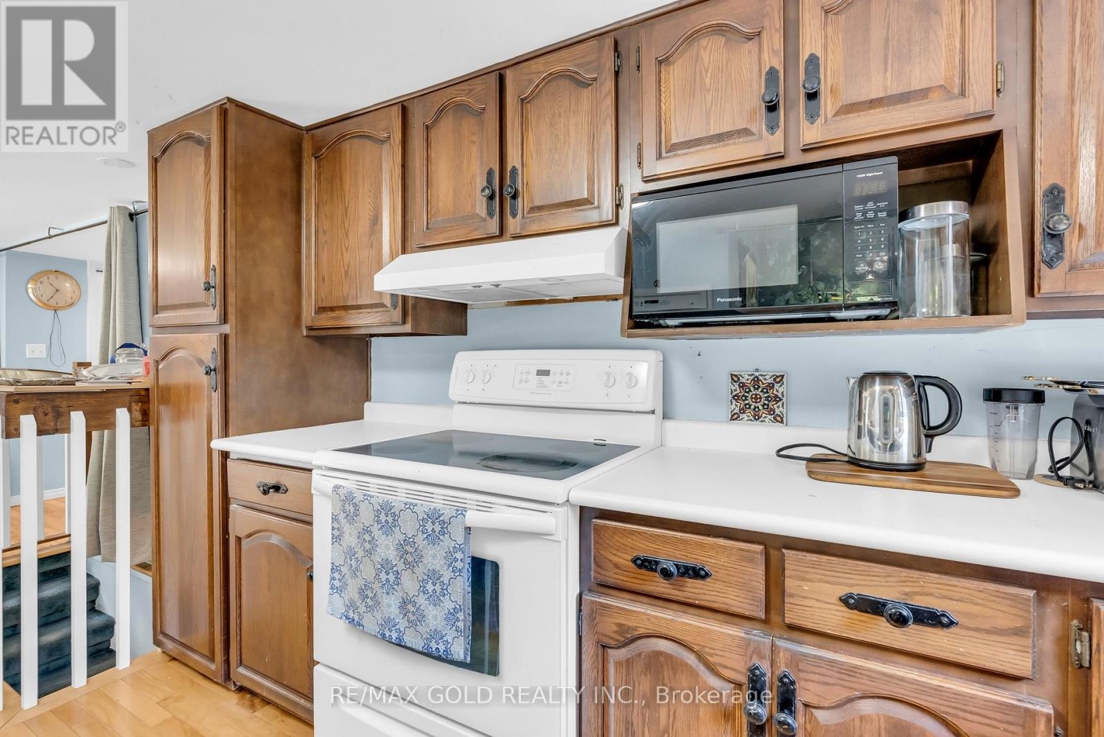 1356 OAK LANE - 25