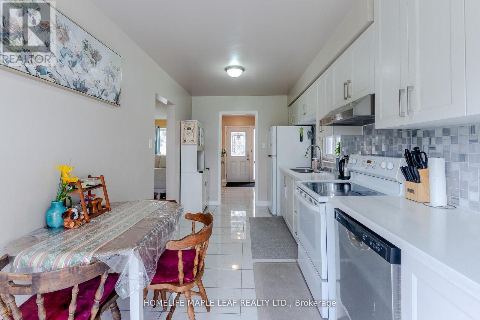 148 HANSEN ROAD N - 13