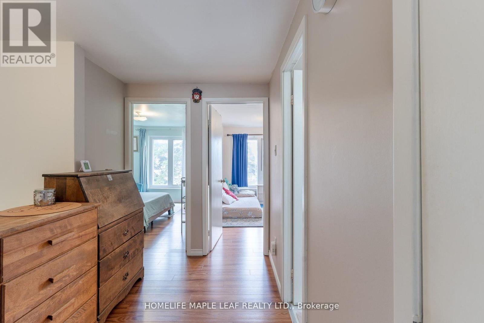 148 HANSEN ROAD N - 17