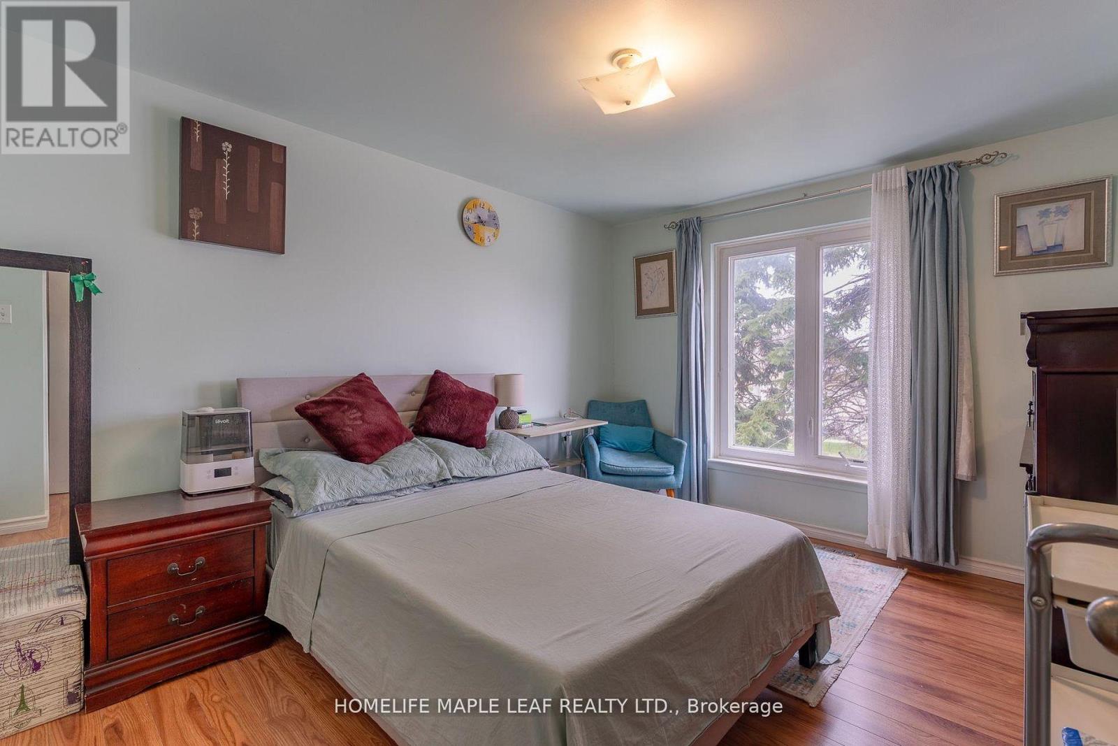 148 HANSEN ROAD N - 23