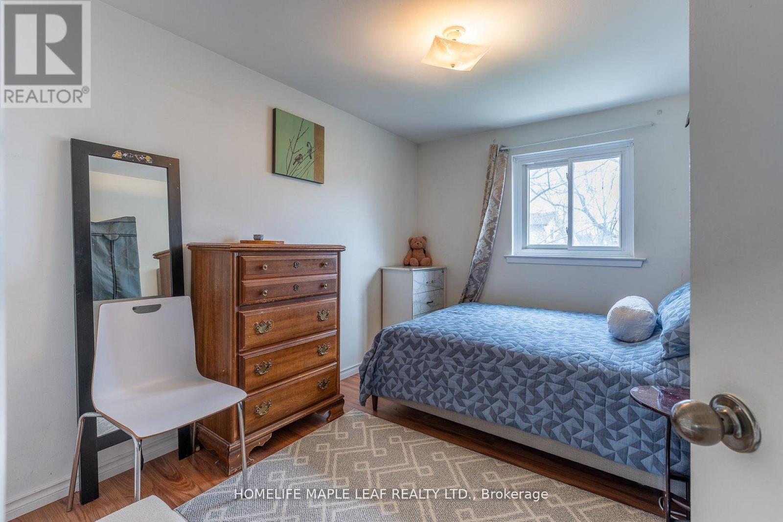 148 HANSEN ROAD N - 25