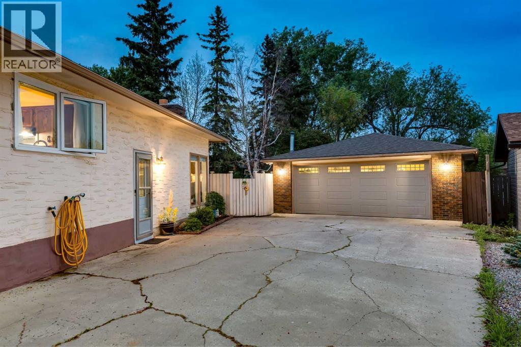 220 Oakridge Place SW — photo 41