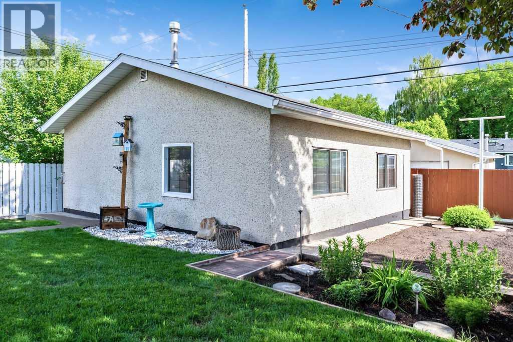 323 84 Avenue SE — photo 19