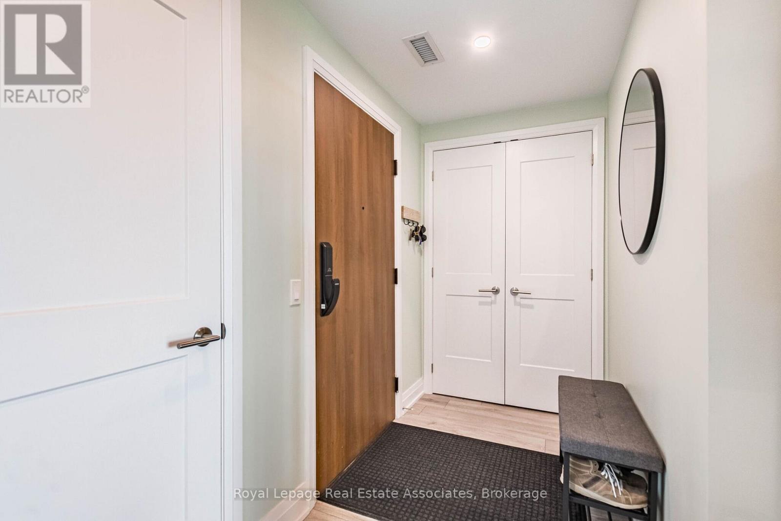 #706 21 PARK STREET E - 8