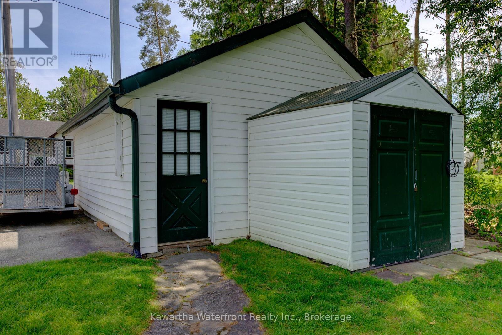 48 LESLIE FROST LANE - 30
