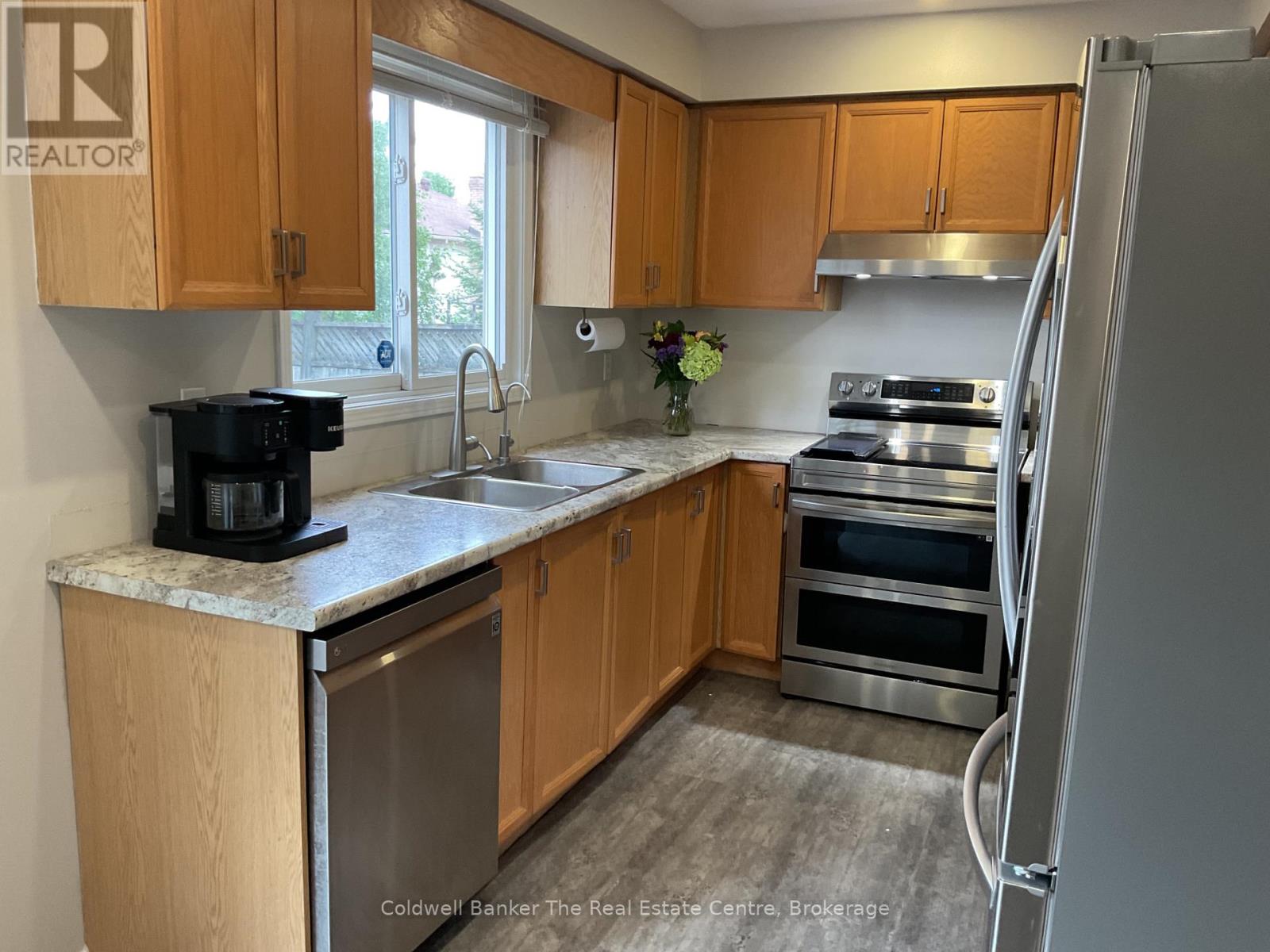 7 BRANDON CRESCENT - 12