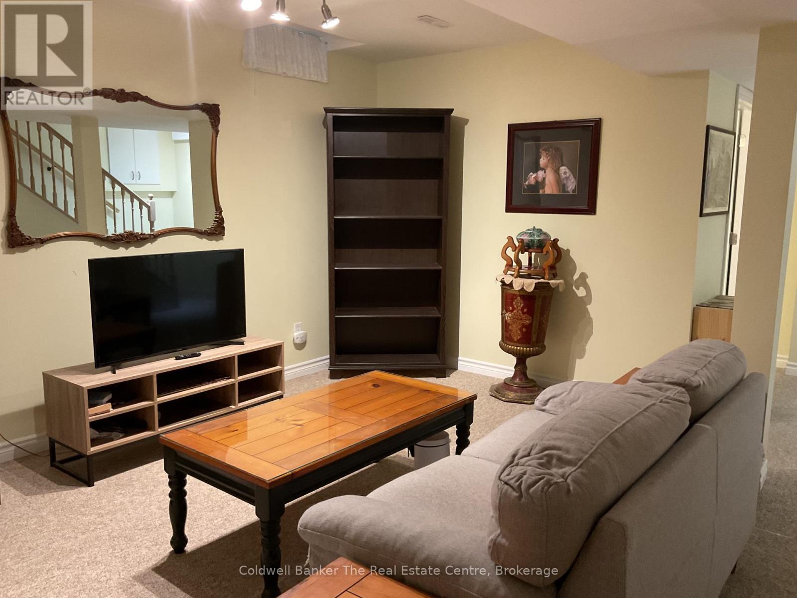 7 BRANDON CRESCENT - 21
