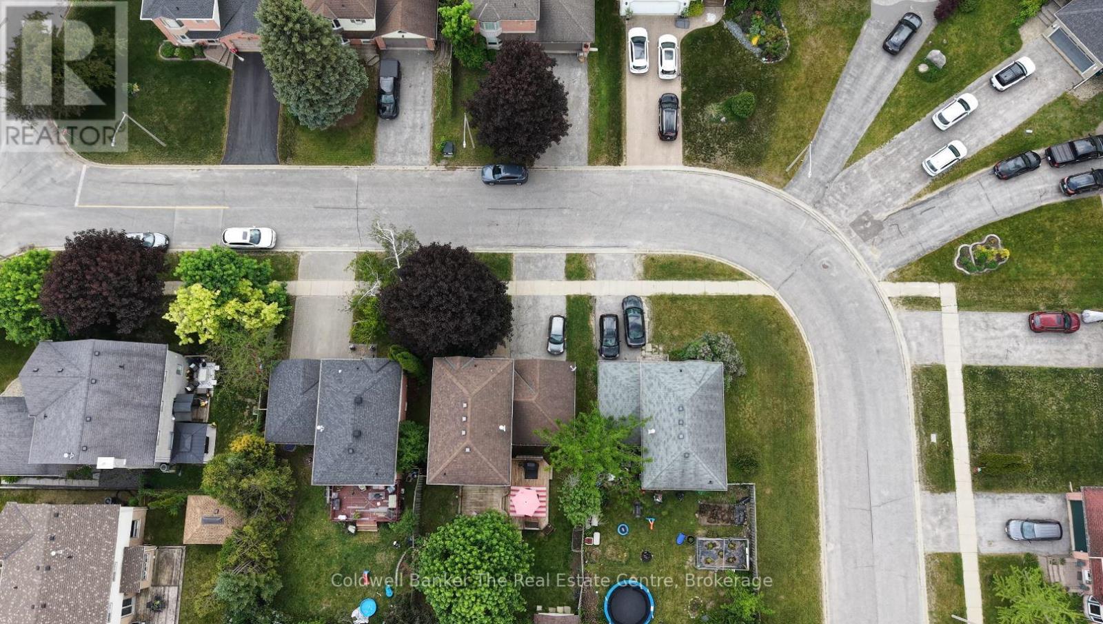 7 BRANDON CRESCENT - 4