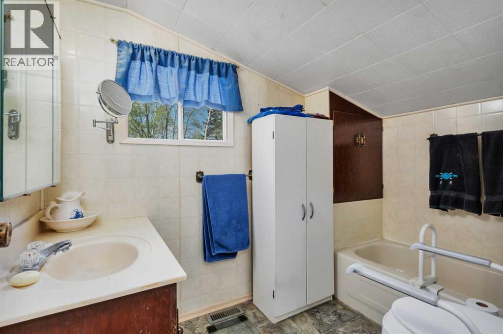4-pc Bathroom