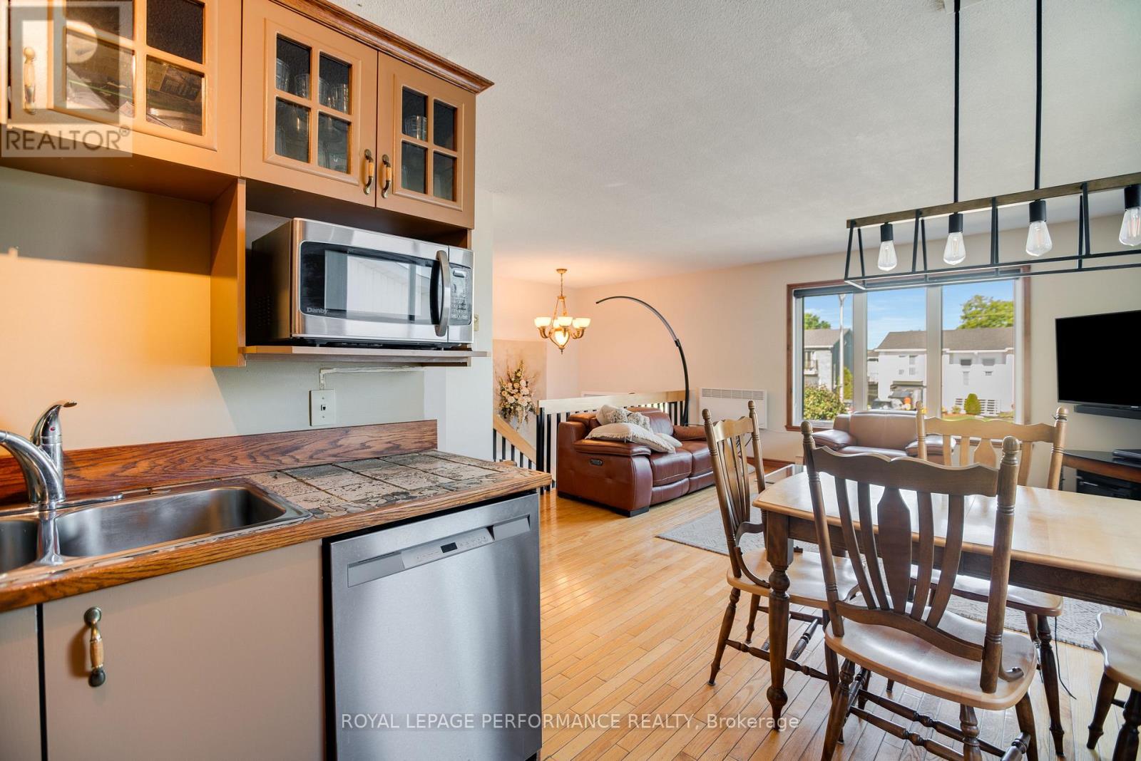 433 TUPPER STREET - 11