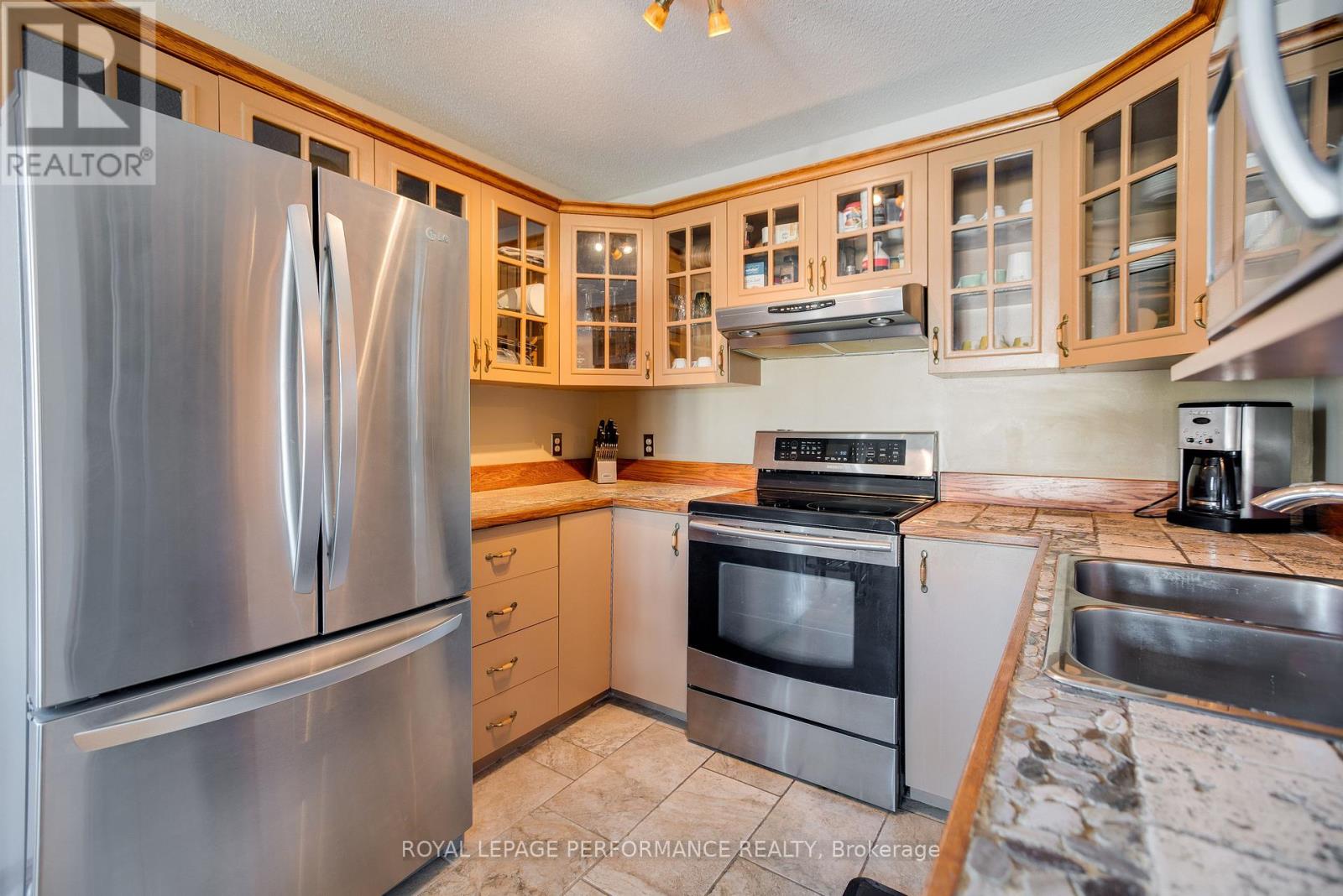 433 TUPPER STREET - 9