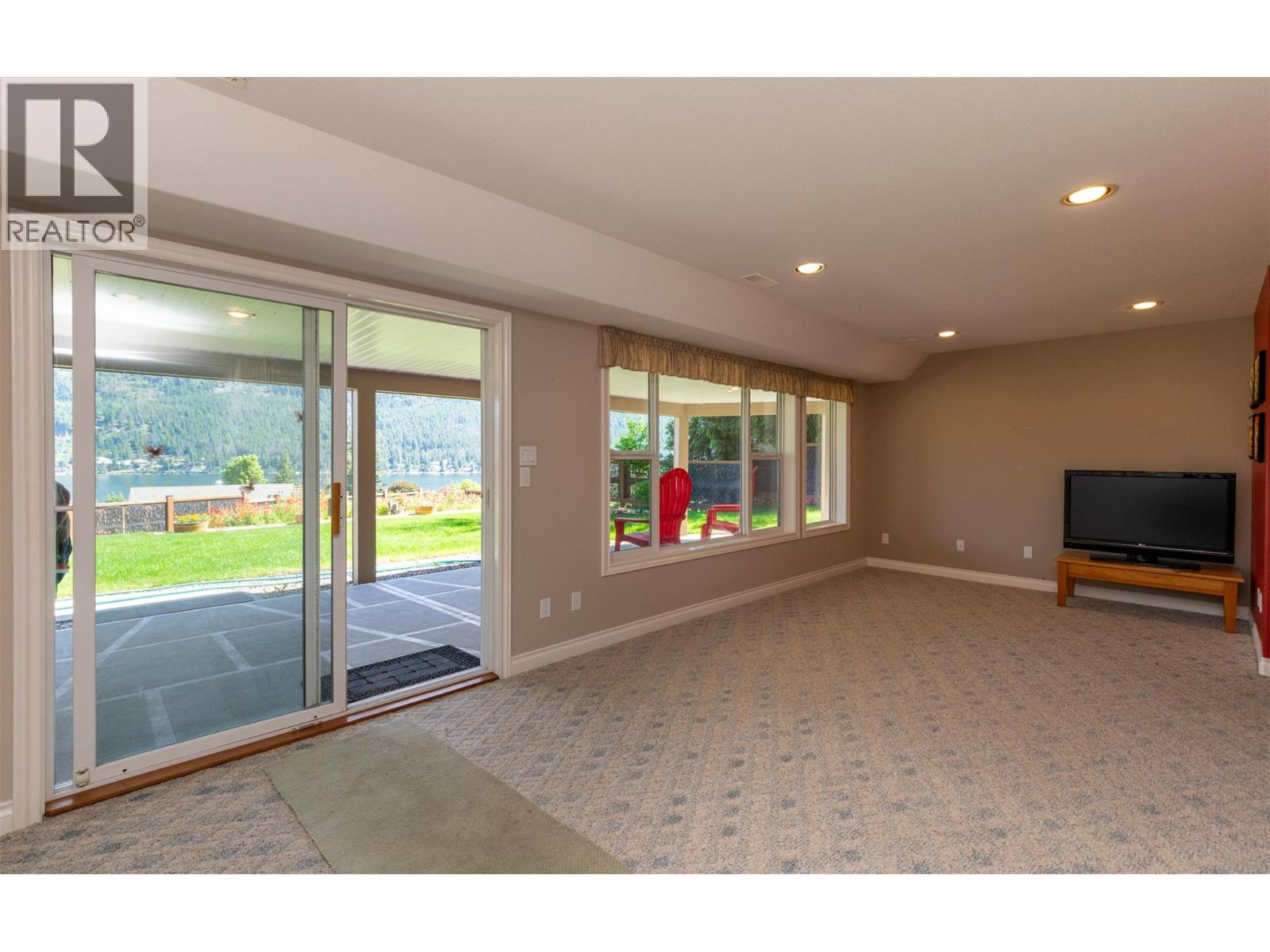 2459 Marine Place - 40