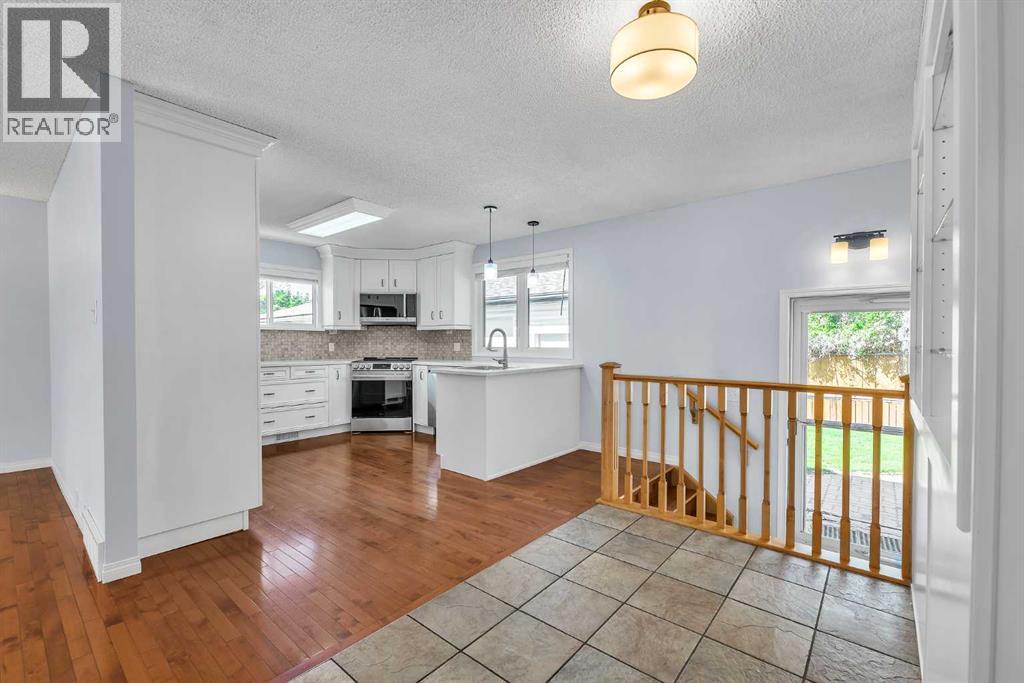 7127 18 Street SE — photo 12