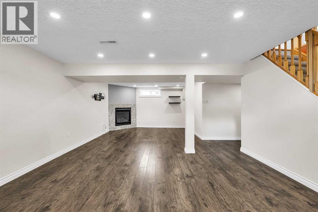 7127 18 Street SE — photo 29