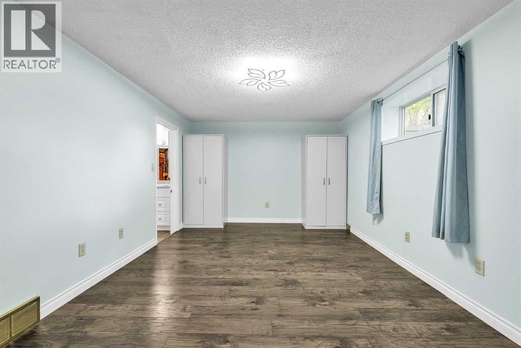 7127 18 Street SE — photo 34