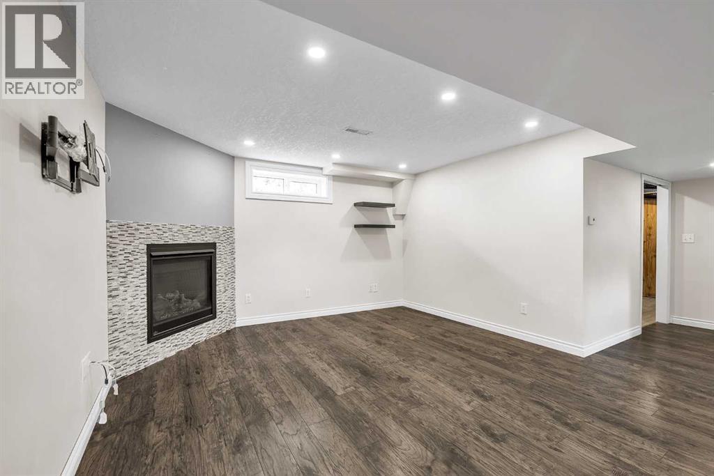 7127 18 Street SE — photo 31