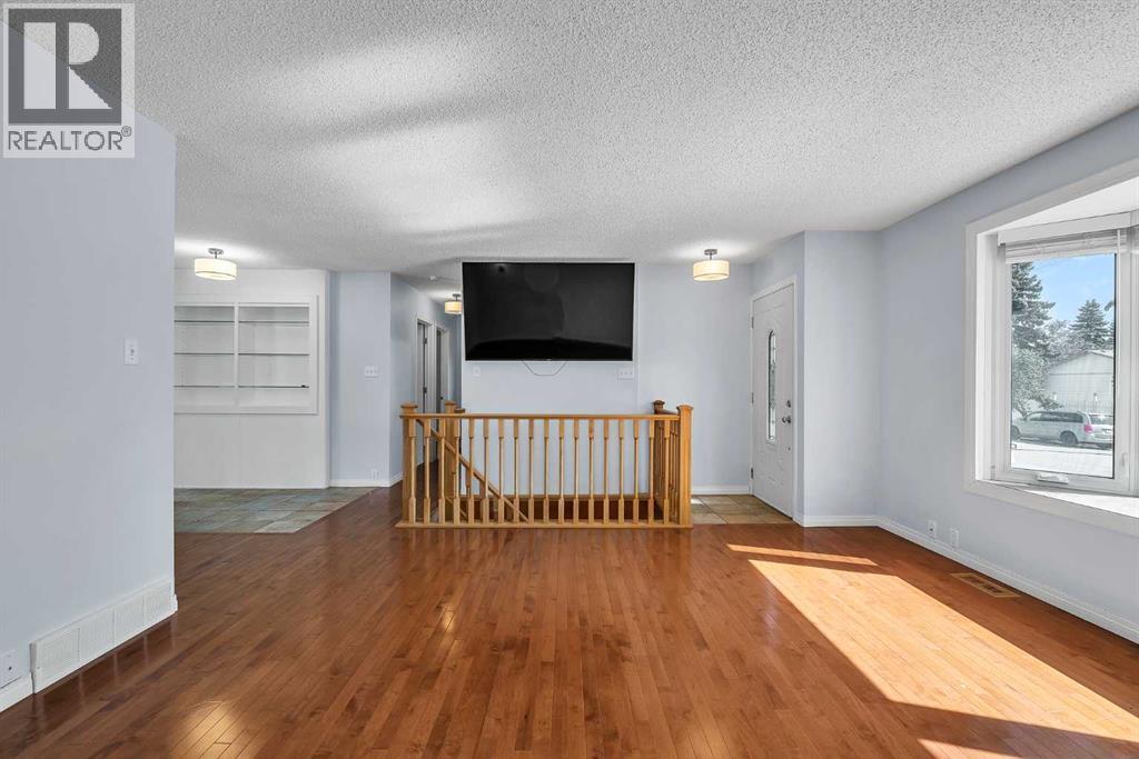 7127 18 Street SE — photo 10