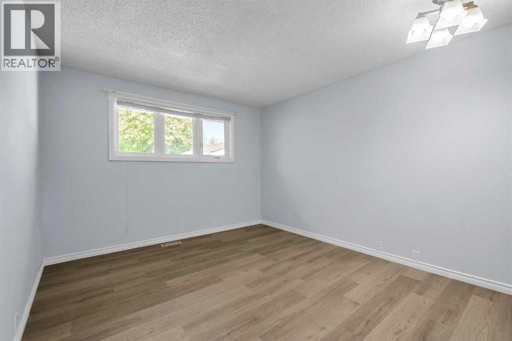 7127 18 Street SE — photo 22